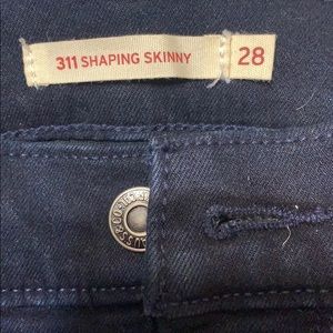 Levi’s, 311 Shaping Skinny jean